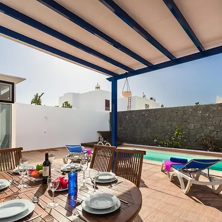 Villa Awesome Puerto Del Carmen - 3 Bedrooms - Holanda Grande - Short Walk To - Pool Table