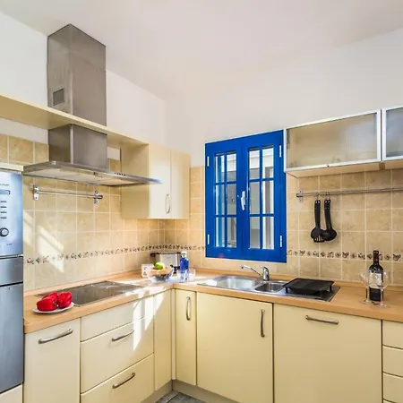 Awesome Puerto Del Carmen - 3 Bedrooms - Holanda Grande - Short Walk To - Pool Table Villa *