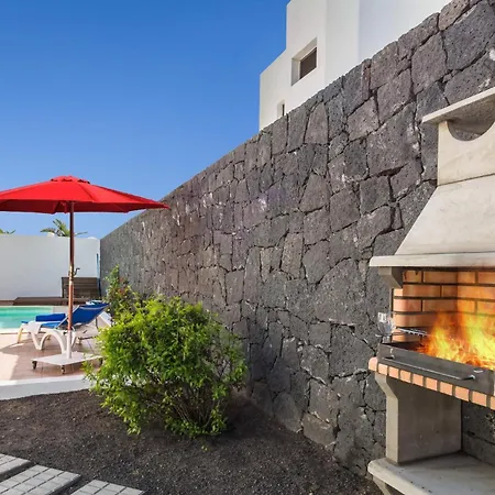 Awesome Puerto Del Carmen - 3 Bedrooms - Holanda Grande - Short Walk To - Pool Table *