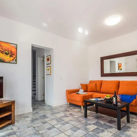 Awesome Puerto Del Carmen - 3 Bedrooms - Holanda Grande - Short Walk To - Pool Table *