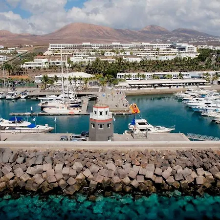 Awesome Puerto Del Carmen - 3 Bedrooms - Holanda Grande - Short Walk To - Pool Table